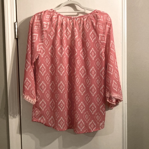 Jade Pink Patterned Top - Picture 2 of 2